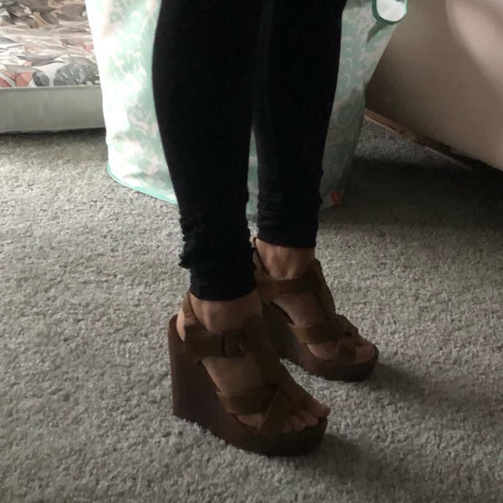 Steve Madden Brown Pumps